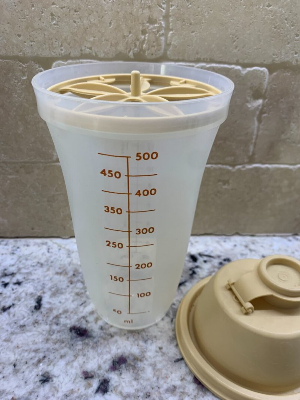 Tupperware Quick Shake Shaker Container 16oz. Blender Mixer Pour 3pc. 844-28 - Picture 2 of 7